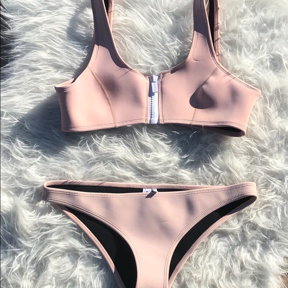 hoaka swimwear bikini!!